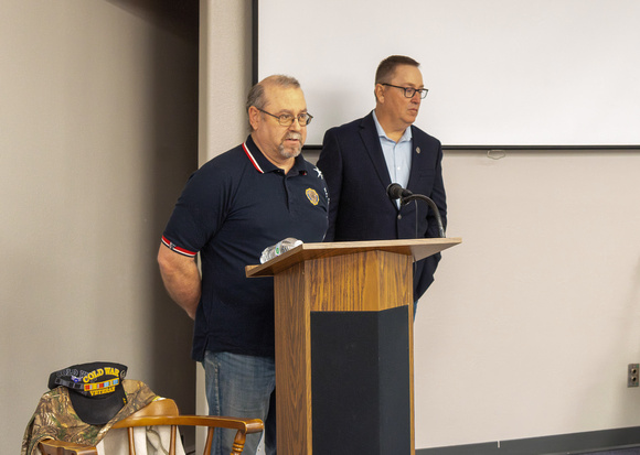 19 Ed Robinson and Sheriff Jeff Hodge 2023.04.29 7873 1st Responders Lunch-Enhanced-NR